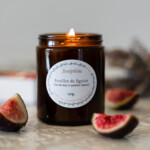 Figues et bougie artisanale parfumée feuilles de figuier 150g allumée