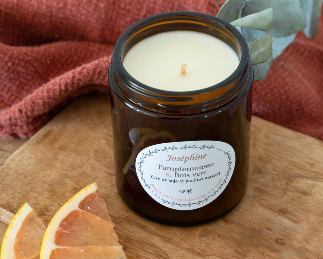 Bougie artisanale naturelle parfumée pamplemousse & bois vert contenant 150 g vue du dessus. Bougies Josephine