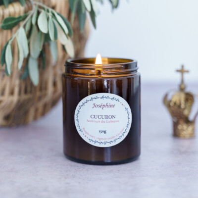 bougie parfumee Cucuron 150g allumee vue de face