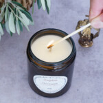 bougie parfumee Cucuron 150g allumee vue de haut