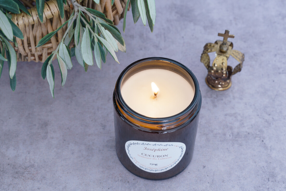 bougie parfumee Cucuron allumee 150g vue de haut 2