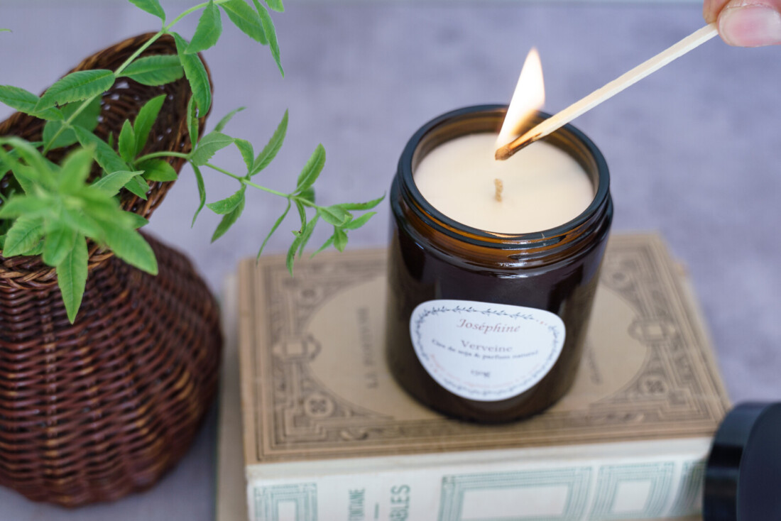 bougie parfumee verveine 150g allumee